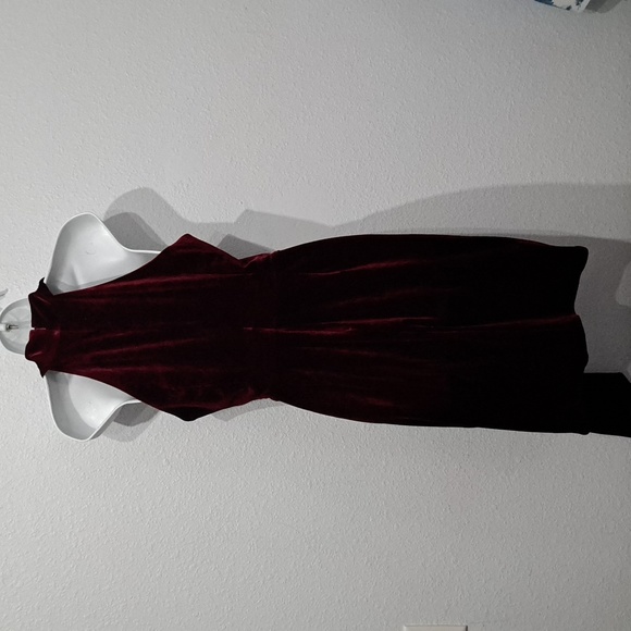 Belle Badgley MischkaJade Velvet Halter Neck Dress - Picture 6 of 8